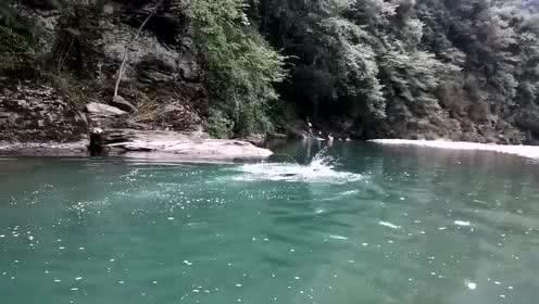 救援墨镜哥